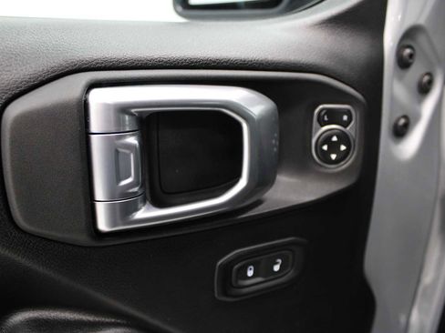 Used 2023 Jeep Wrangler Unlimited w/ Sun & Screen Package AWD/4WD image 16
