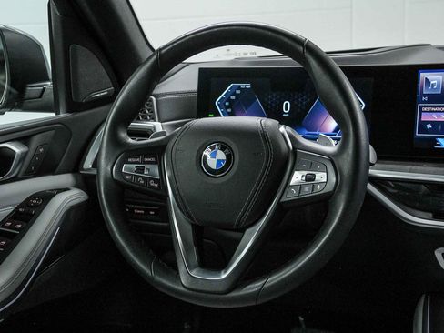 Used 2025 BMW X5 sDrive40i w/ Premium Package image 16