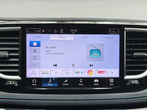 Used 2021 Chrysler Pacifica Touring-L AWD/4WD image 17