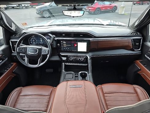 Used 2025 GMC Sierra 3500 Denali Ultimate image 31