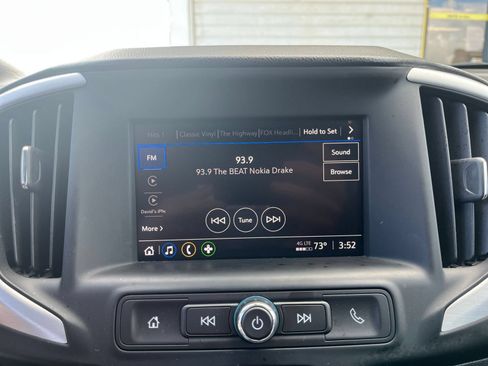 Used 2024 GMC Terrain SLE FWD image 19