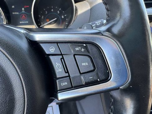 Used 2018 Jaguar F-PACE Prestige AWD/4WD image 15