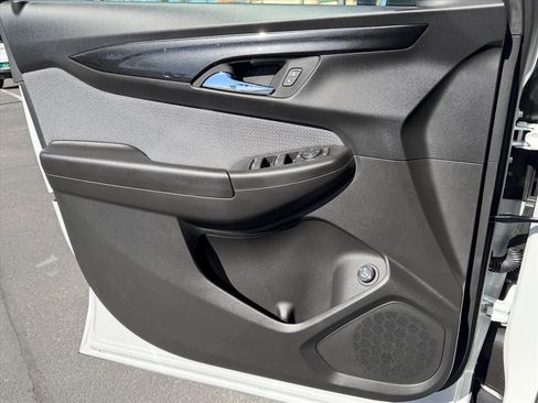 New 2026 Chevrolet TrailBlazer LT w/ Convenience Package FWD image 9