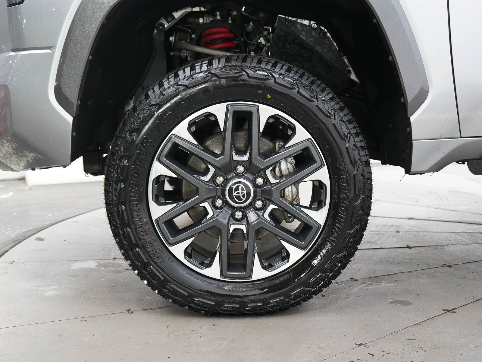 Used 2024 Toyota Tundra Limited AWD/4WD image 30