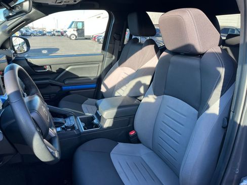 Used 2025 Toyota Tacoma TRD Off-Road image 36