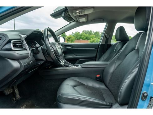 Used 2023 Toyota Camry XSE FWD image 12