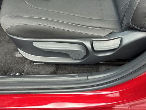 Used 2025 Hyundai Elantra Sport FWD image 11