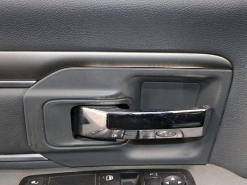 Used 2015 RAM 1500 Express RWD image 40