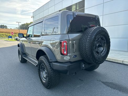 New 2025 Ford Bronco Outer Banks w/ Sasquatch Package image 17