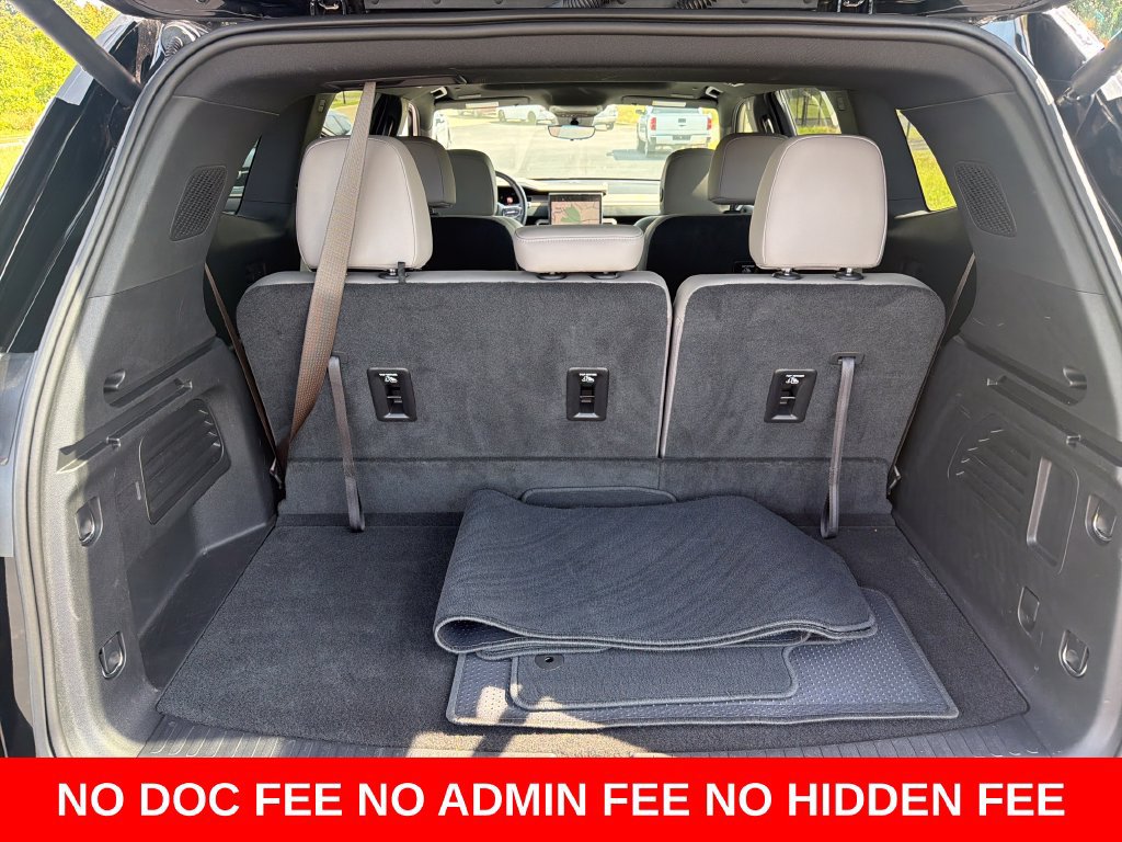 Used 2026 GMC Acadia Elevation w/ Elevation Premium Package FWD image 23