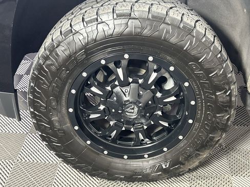 Used 2018 GMC Yukon Denali w/ Open Road Package AWD/4WD image 9
