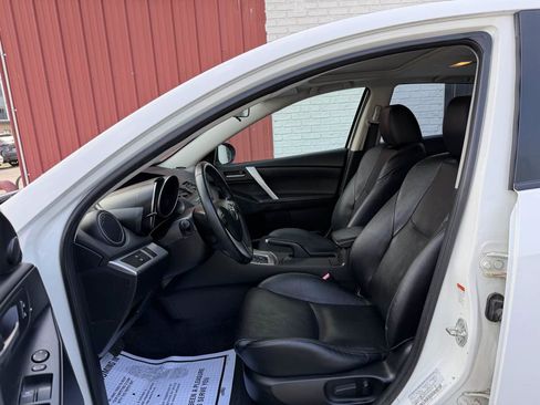 Used 2011 MAZDA MAZDA3 s Grand Touring w/ Tech Pkg FWD image 9