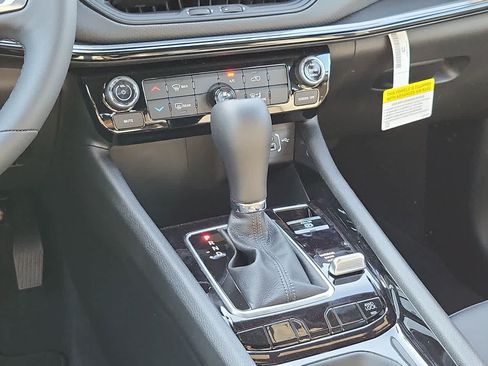 New 2026 Jeep Compass Latitude AWD/4WD image 25