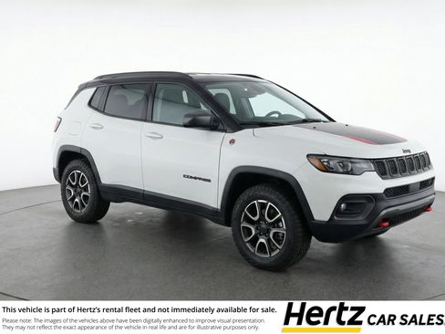 Used 2025 Jeep Compass Trailhawk image 1