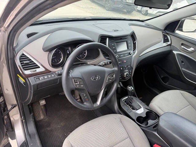 Used 2018 Hyundai Santa Fe Sport w/ Cargo Package FWD image 16