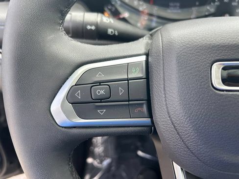 Certified 2025 Jeep Compass Latitude w/ Sun & Sound Group AWD/4WD image 44