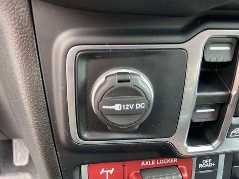 Used 2024 Jeep Wrangler Unlimited Sport AWD/4WD image 31