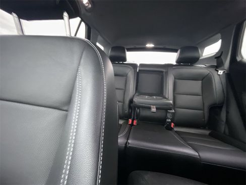 Used 2023 GMC Terrain SLT image 11