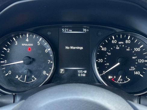 Used 2017 Nissan Rogue SV FWD image 24