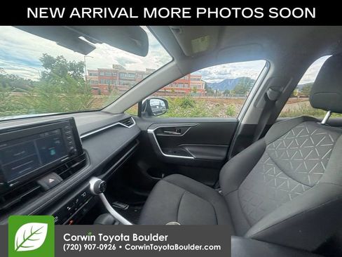 Used 2020 Toyota RAV4 XLE w/ XLE Grade Weather Package AWD/4WD image 11