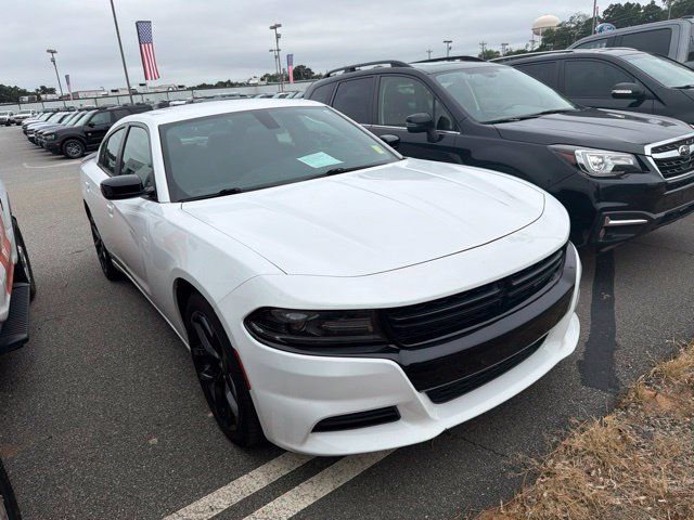 Used 2019 Dodge Charger SXT w/ Blacktop Package RWD image 2