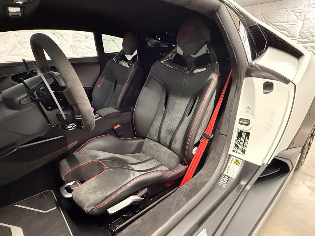 Used 2023 Lamborghini Huracan Sterrato AWD/4WD image 4