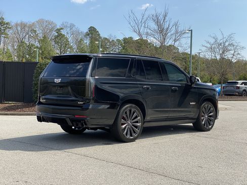 Used 2026 Cadillac Escalade V image 3