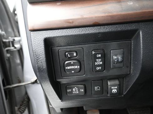 Used 2021 Toyota Tundra Limited RWD image 7