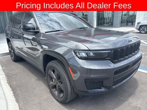 Used 2025 Jeep Grand Cherokee L Altitude RWD image 1