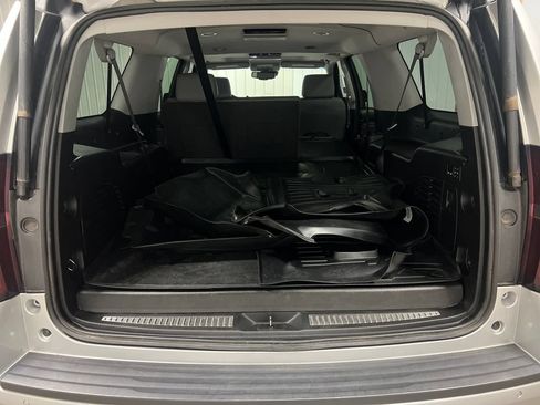 Used 2020 Chevrolet Suburban LT AWD/4WD image 11