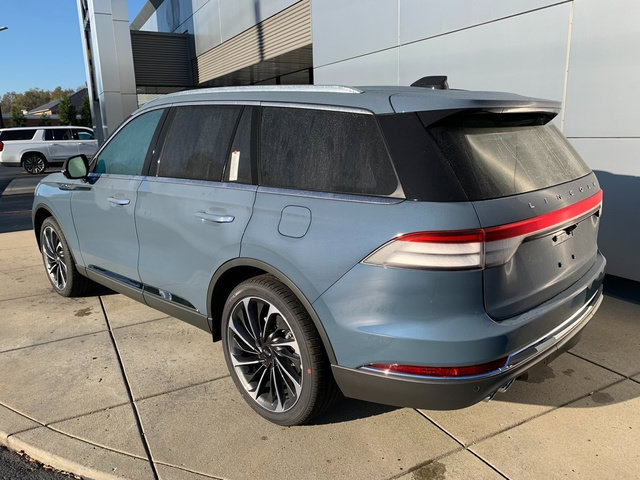 New 2027 Lincoln Aviator Reserve AWD/4WD image 3