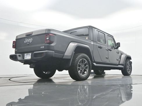 Used 2020 Jeep Gladiator Overland AWD/4WD image 30