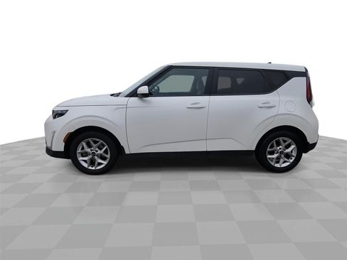 Used 2023 Kia Soul LX w/ LX Technology Package FWD image 5