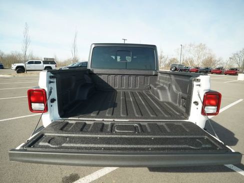 New 2025 Jeep Gladiator Sport image 16