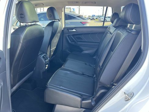 Certified 2022 Volkswagen Tiguan SE image 21