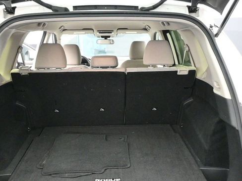 Used 2023 Nissan Rogue SV image 16