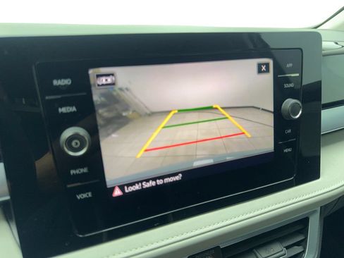 Used 2025 Volkswagen Taos SE FWD image 66