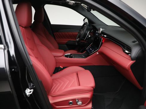 New 2025 Maserati Grecale GT image 16