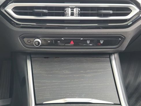 Used 2024 BMW 330i Sedan w/ Convenience Package image 17