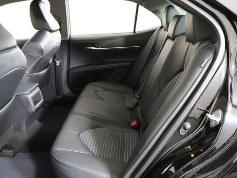 Used 2024 Toyota Camry SE image 32