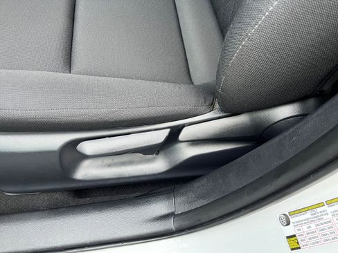 Used 2025 Toyota Corolla LE image 23