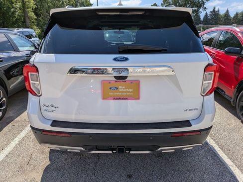 Used 2023 Ford Explorer XLT w/ Equipment Group 202A AWD/4WD image 5