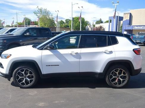Used 2025 Jeep Compass Limited AWD/4WD image 3