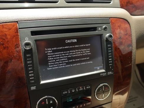 Used 2013 Chevrolet Tahoe LTZ AWD/4WD image 39