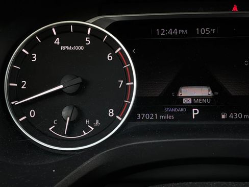 Used 2025 Nissan Rogue SV FWD image 37