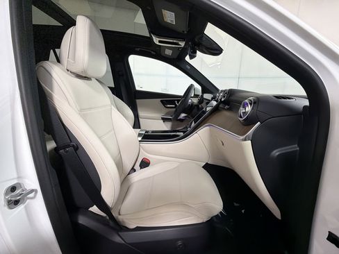 Used 2023 Mercedes-Benz GLC 300 4MATIC image 27