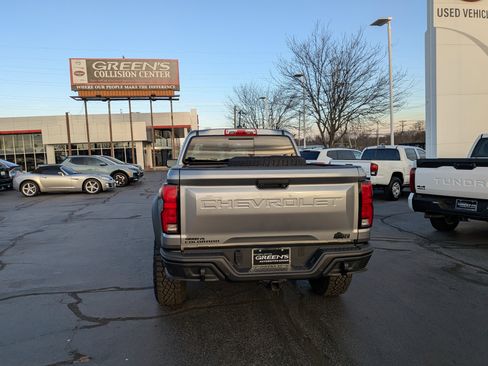 Used 2024 Chevrolet Colorado ZR2 w/ ZR2 Bison Edition image 9
