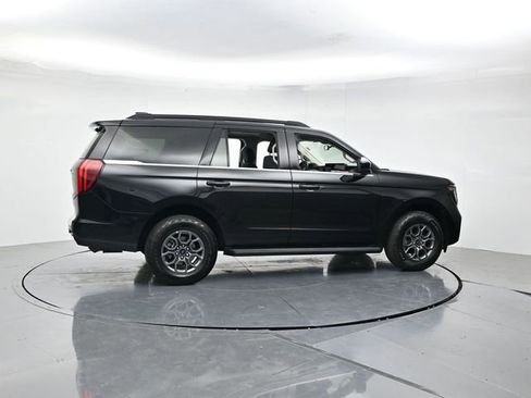 Certified 2025 Ford Expedition Active RWD image 2