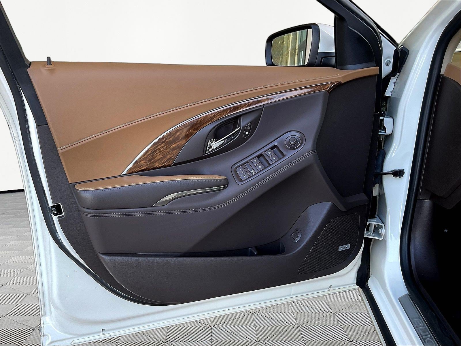 Used 2014 Buick LaCrosse Leather FWD image 20
