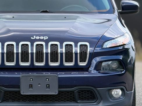 Used 2015 Jeep Cherokee Latitude w/ Cold Weather Group AWD/4WD image 12